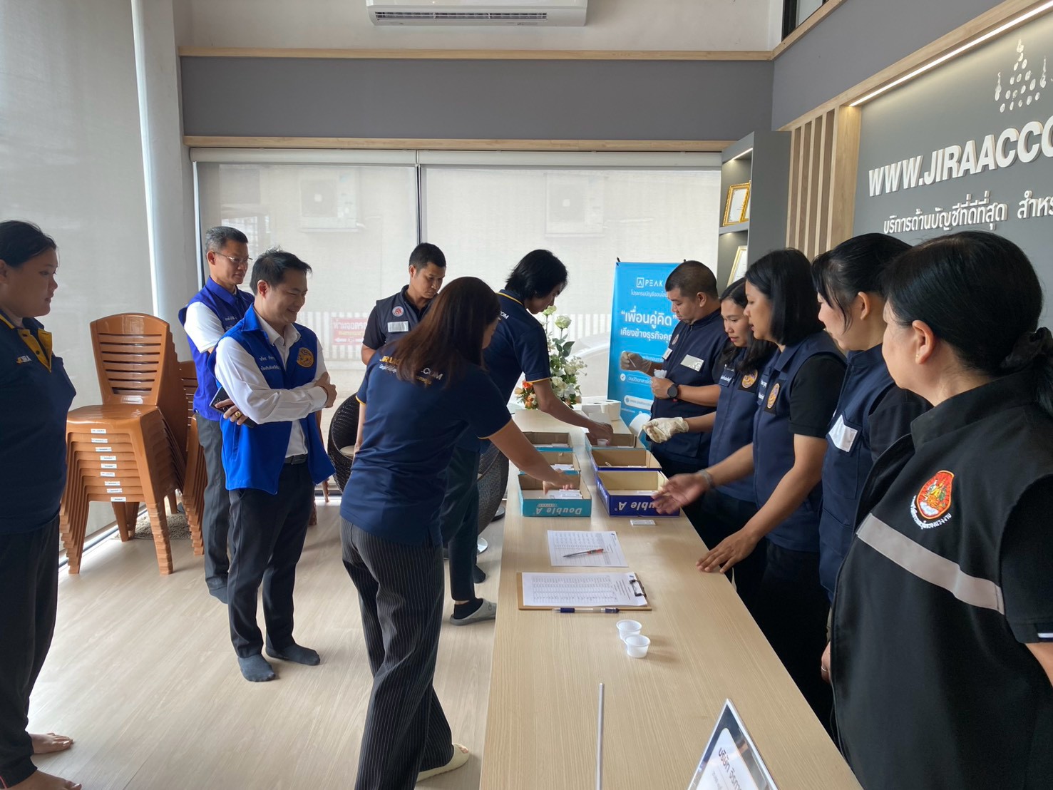 บริษัท จิรการบัญชี จำกัด ต้อนรับคณะตรวจประเมิน มยส. ประจำปี 2569 พร้อมร่วมมือกรมการปกครอง ให้ความรู้และสุ่มตรวจสารเสพติด เสริมสร้างสถานประกอบกิจการปลอดยาเสพติด รูปที่ 2